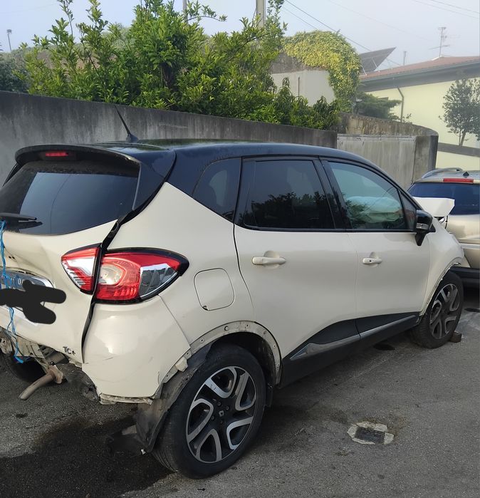 vendo Renault captur 0.9 TCE 90cv nacional 2015 acidentado salvado