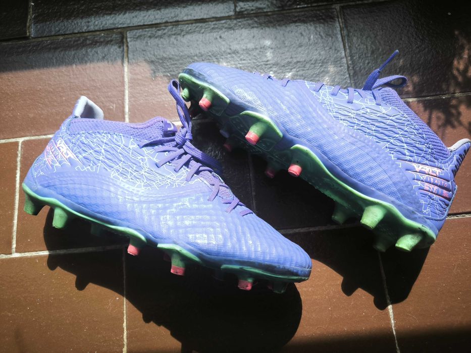 Chuteiras Kipsta Viriato – Tamanho 37  pouco usadas muito bom estado