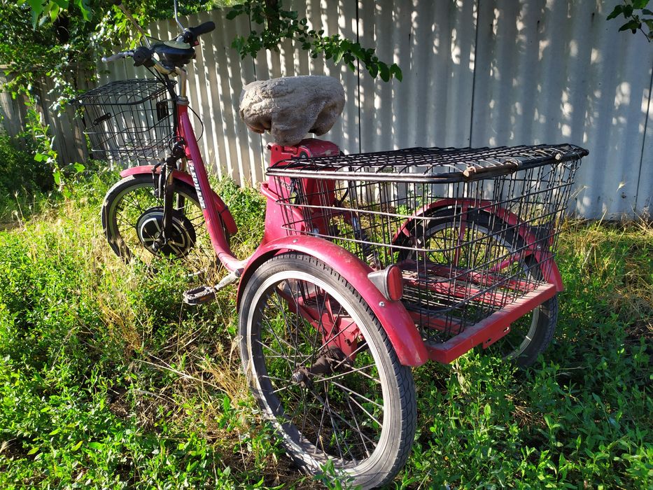 Продам на электровелосипед Аккумулятор зарядное устройство
