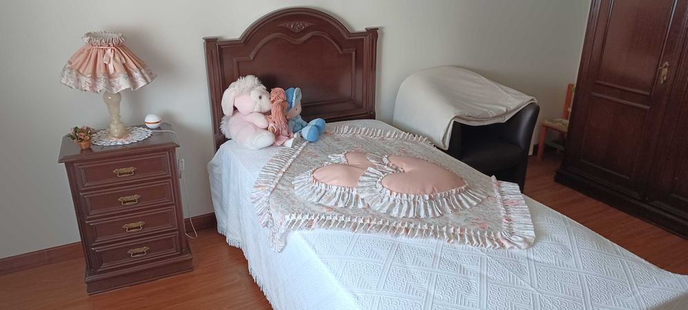 Quarto completo mogno menina