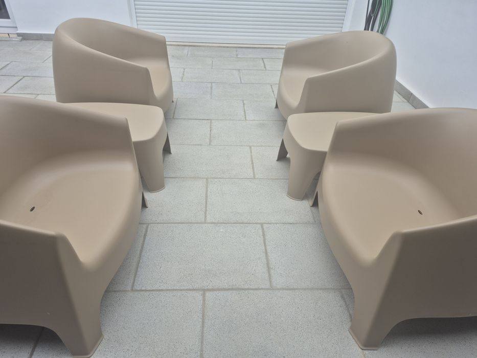 Conjunto de caldeirões e mesas de jardim  Continente