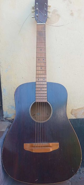 Гітара акустична . Струни.