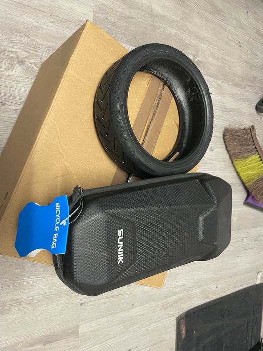 Vários acessórios para trotinetes Xiaomi