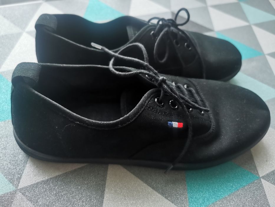 Nowe czarne trampki rozm. 39