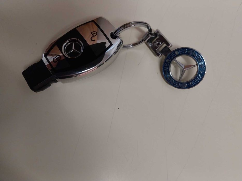 Capa de protecção de chave ignição Mercedes-Benz e porta chaves.