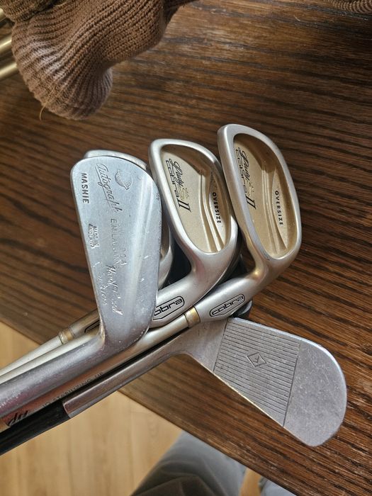 Tacos de Golfe marca Cobra profissionais