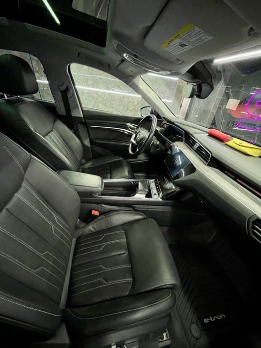 Audi e-tron 2020 VIN WA13AAGE4MB020984 фото оголошення 10 з 22