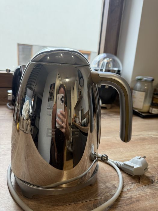 Czajnik elektryczny Smeg srebrny
