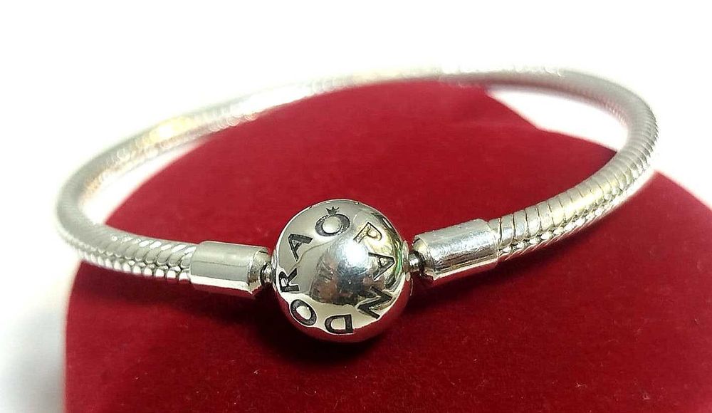 Pandora Bransoletka o splocie wężykowym Próba 925 Waga 13,31g Długość 17 cm