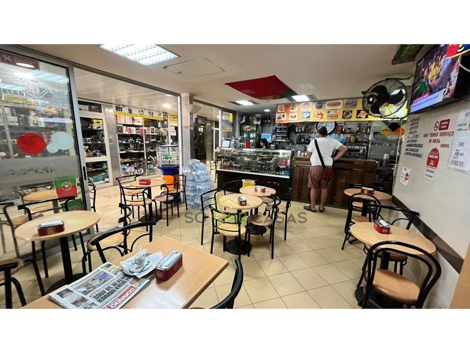 Loja em Centro Comercial na Costa da Caparica