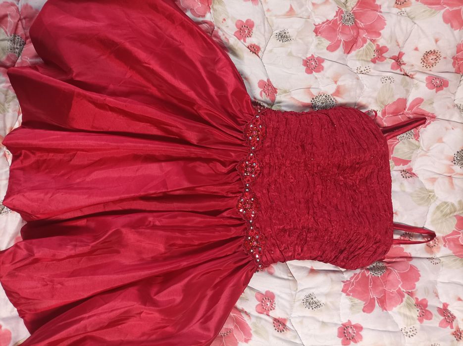 Продам плаття випускне