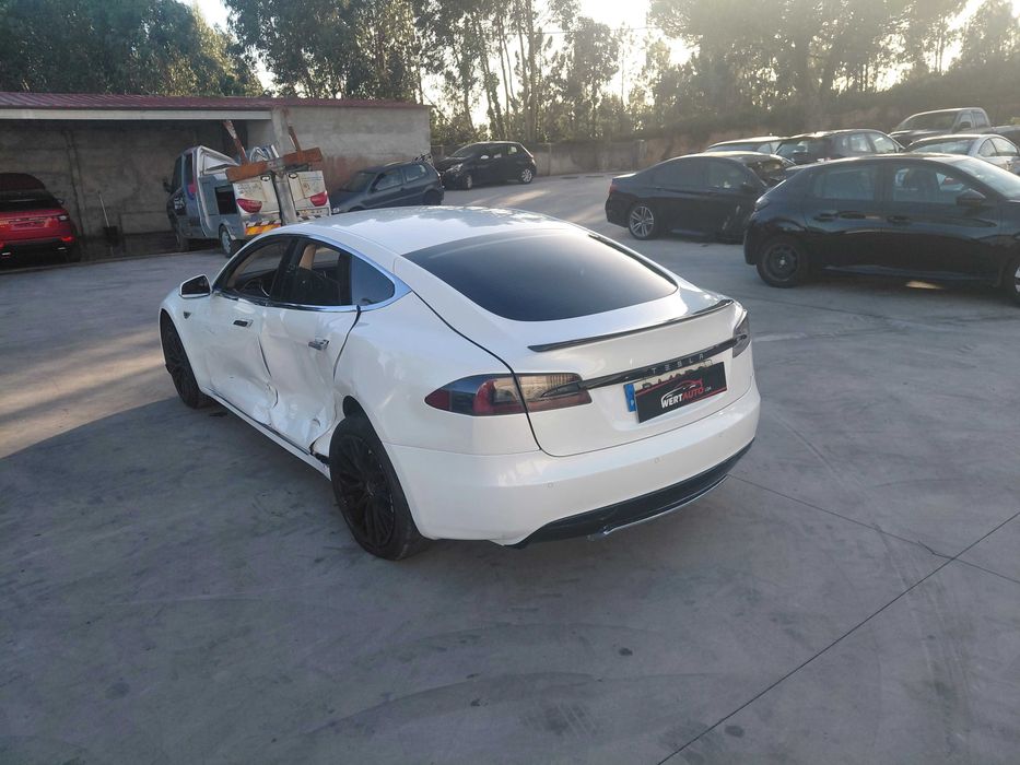 Tesla Model S 85  2013