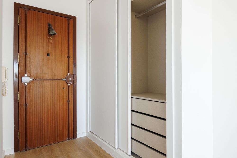 Apartamento totalmente renovado com vista mar em Carcavelos