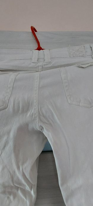 Spodnie za kolana rybaczki bermudy szorty S białe Reserved