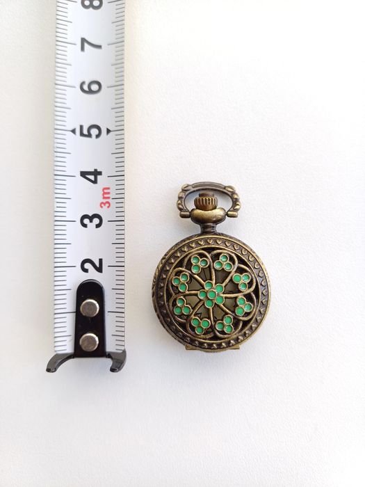 Mini relógio de bolso da Bijou Brigitte, de estilo vintage