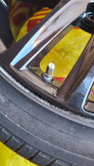 Koła felgi Lexus CT 200H 7J ET45 17" 215/45/17-Opony Yokohama