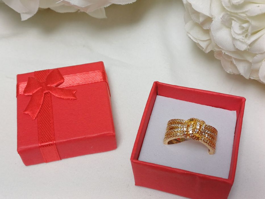 Anel  Novo!  Inclui caixa oferta.