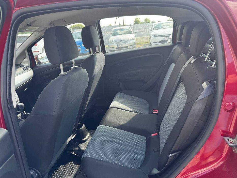 Автомобіль FIAT GRANDE PUNTO 1.4 Бензин