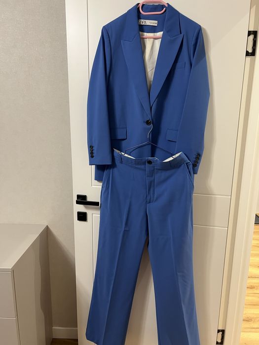 Костюм зара гарного волошкового кольру