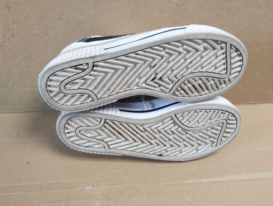 buty sportowe trampki Nike legacy roz 37,5