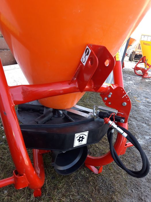 Розкидач міндобрива, Рум .