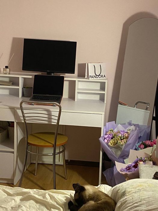 Срочно! Робочий стіл. Стіл для макіяжу білий  Оболонь