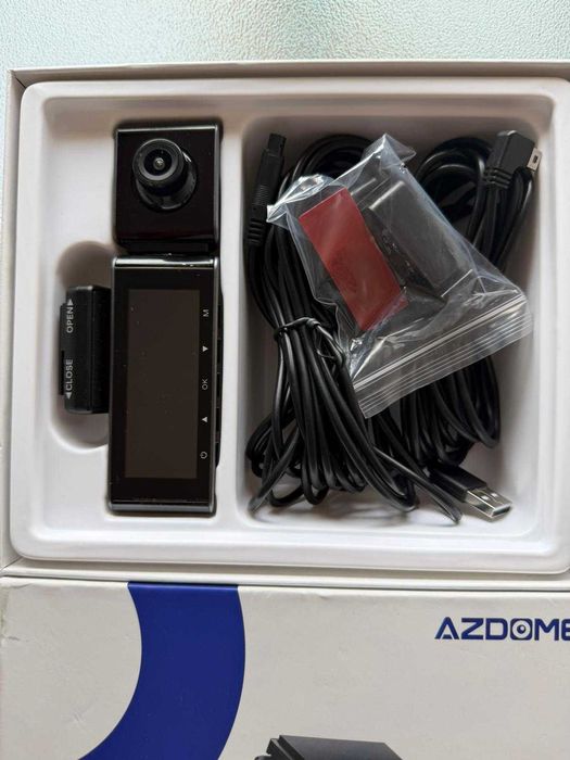 Dash Cam AZDOME M550 Pro 4K + Câmara Traseira (Completa)