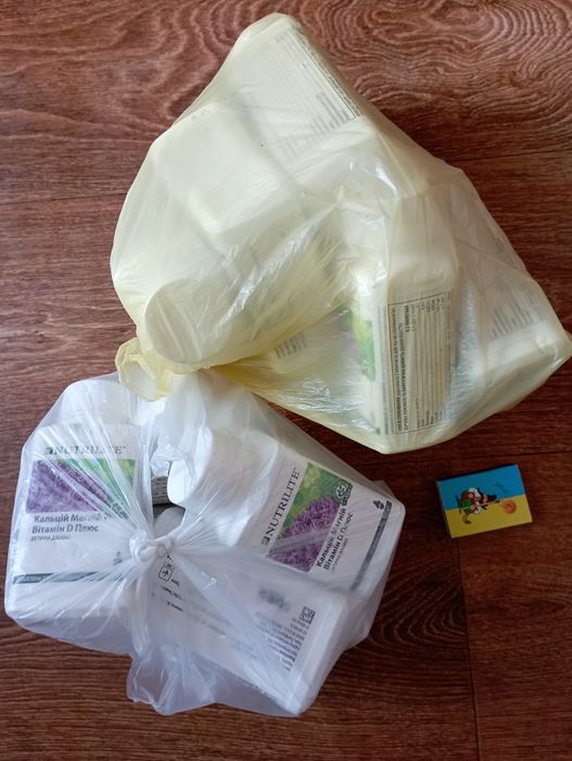 Віддам порожні контейнери коробочки з-під вітамінів