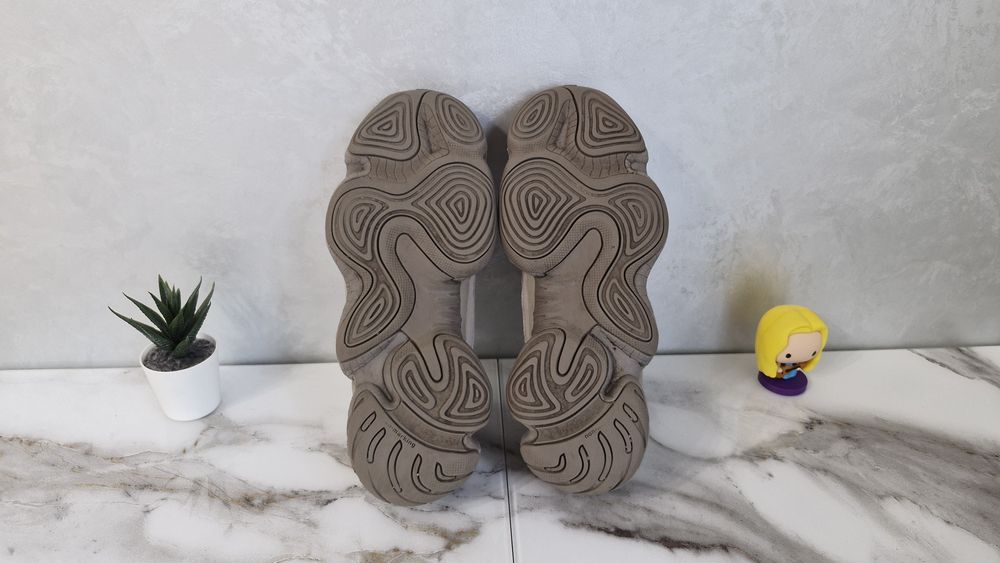 Кросівки Adidas Yeezy 500.Розмір 42.5
