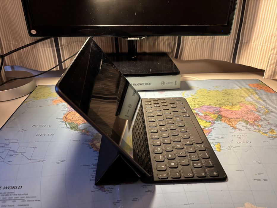 Capa teclado apple Ipad 9th ou anteriores compativeis