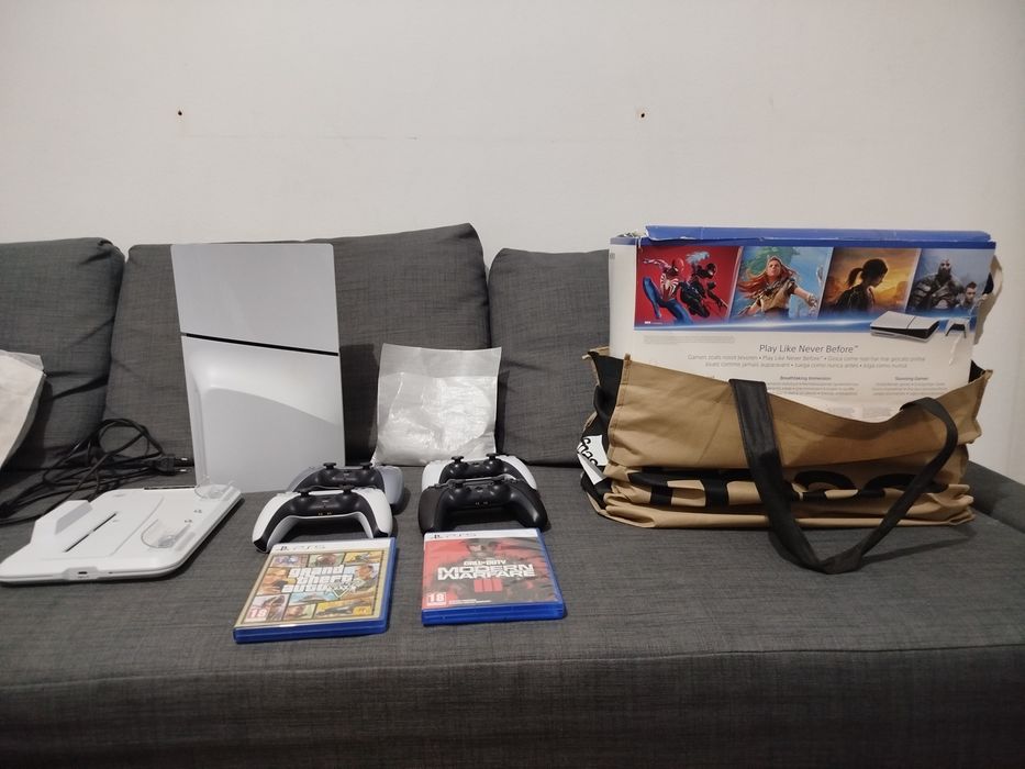 PS5 +  4 RC + base de carregamento e refrigeração + GTA V + Call of Duty Modern Warfare