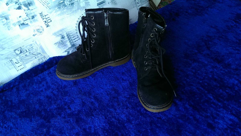 Замшевые ботиночки Fashion 36р в прекрасном состоянии