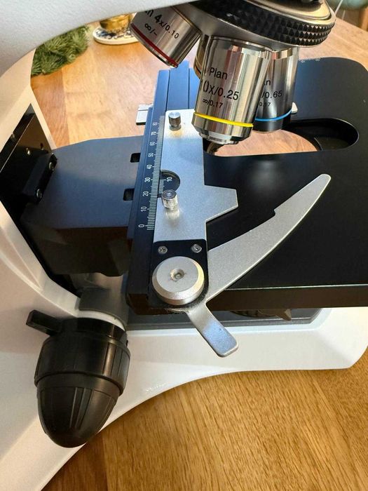 Mikroskop Laboratoryjny Delta Optical L-1000 LED Mikroskop w doskonałym stanie. Użyty może 4 razy!
