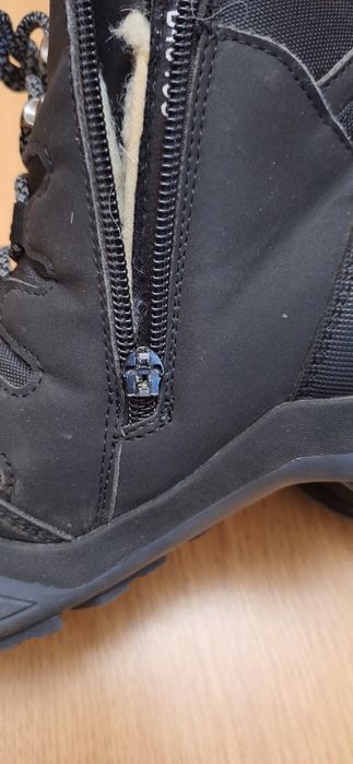 Взуття для хлопця.