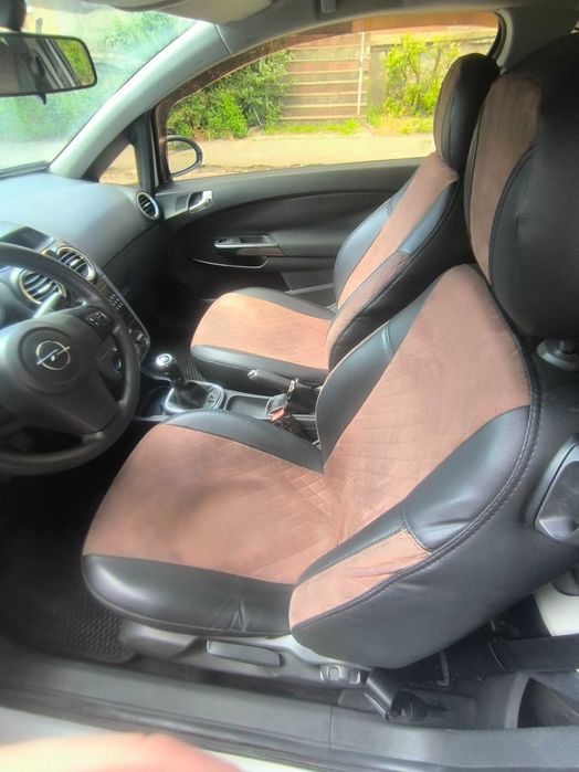 Автомобіль OPEL CORSA