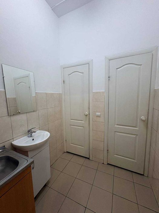 Оренда приміщення 160 м2 в Бізнес Центрі з власним входом