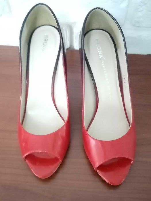 Buty lakierki szpilki czułenka