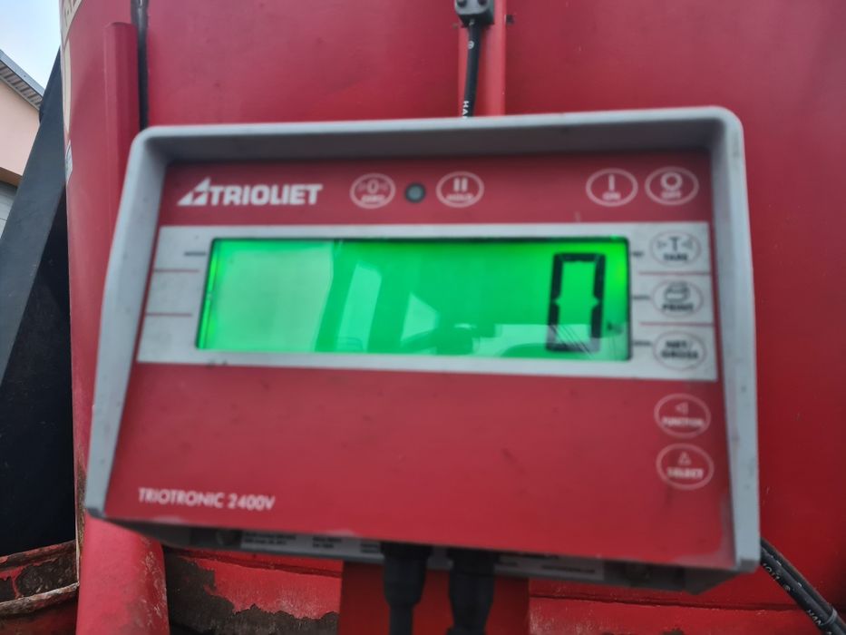 Paszowóz Trioliet Triomix S 12 m3 z wycinakiem wybierak strautmann