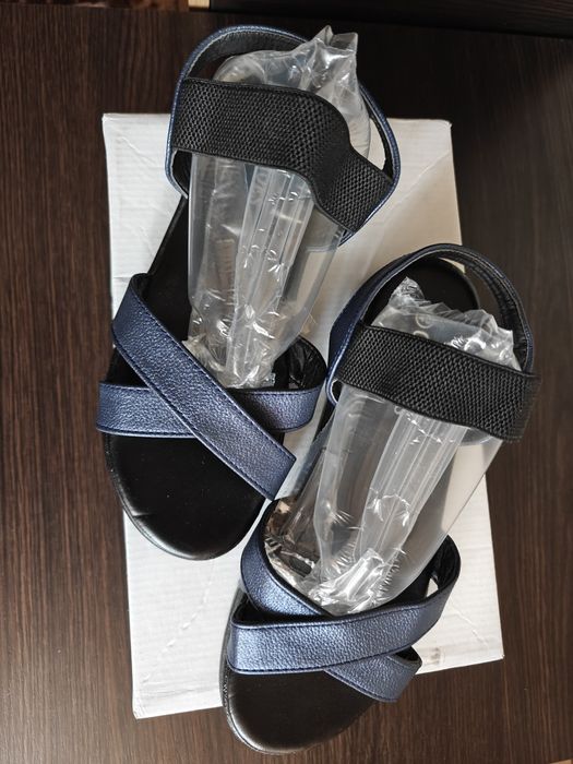 Босоніжки 39 розміру