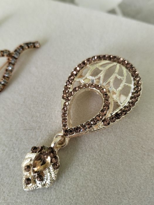 Продам красивейшие броши НЕДОРОГО!!!