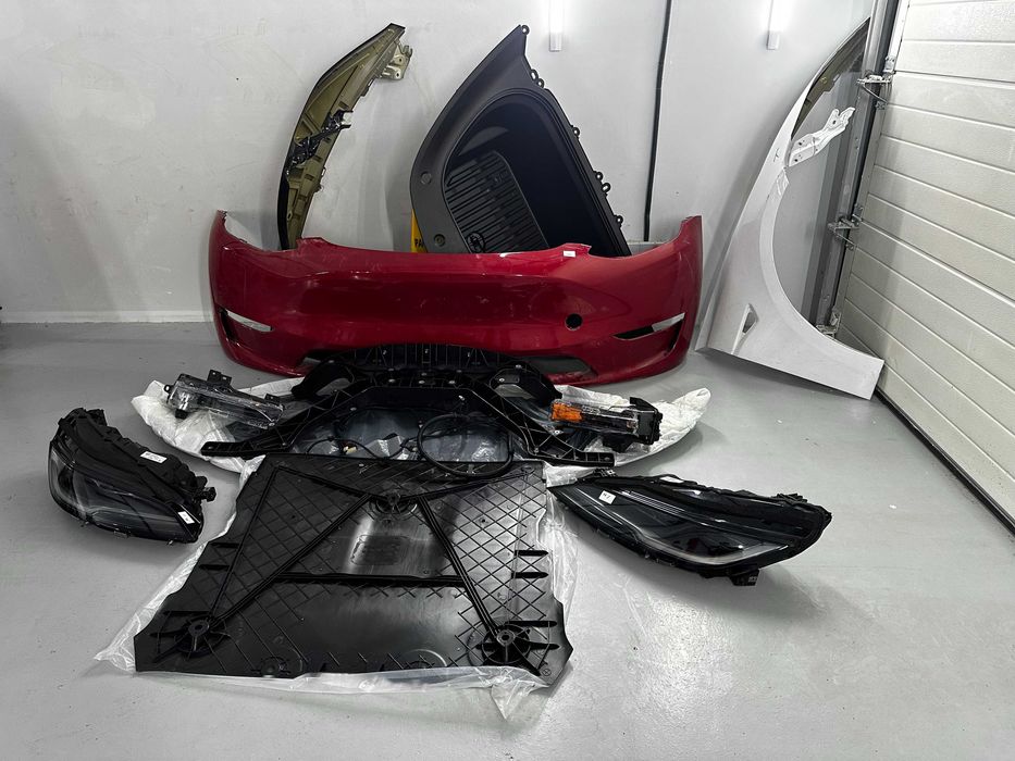 Комплект передньоЇ частини Tesla Model 3 Y