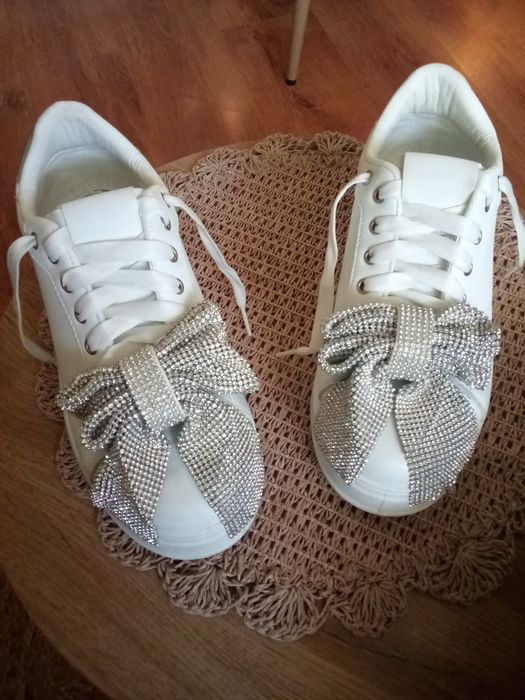 Sneakersy platforma kokardka cyrkonie 37
