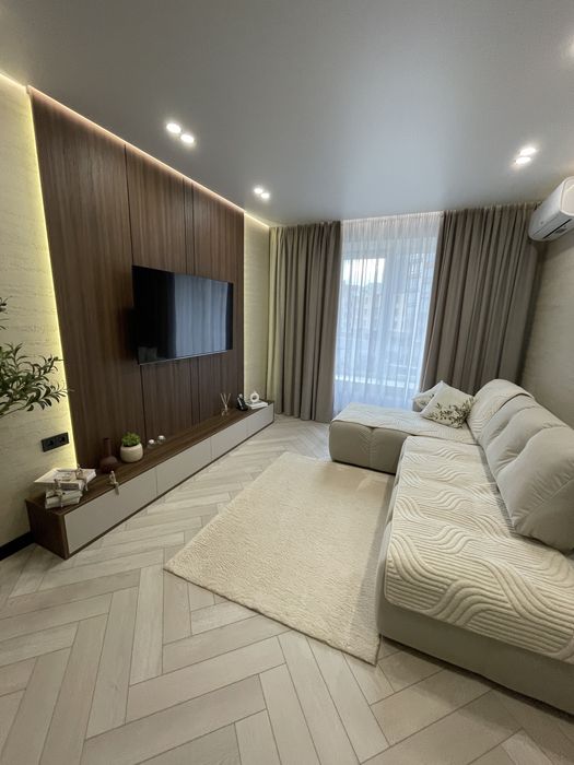 Апартаменти в новобудові для VIP-гостей в центрі.