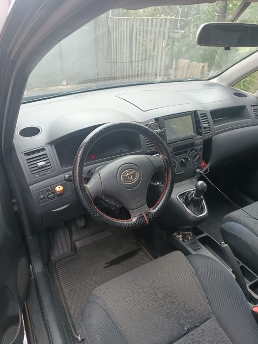 Тойота коррола версо 2002 рік