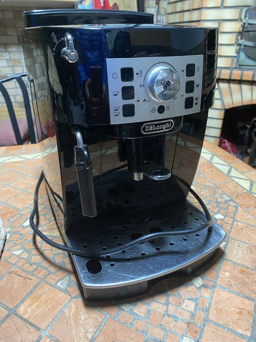 Máquina de café Delongui Magnifica S