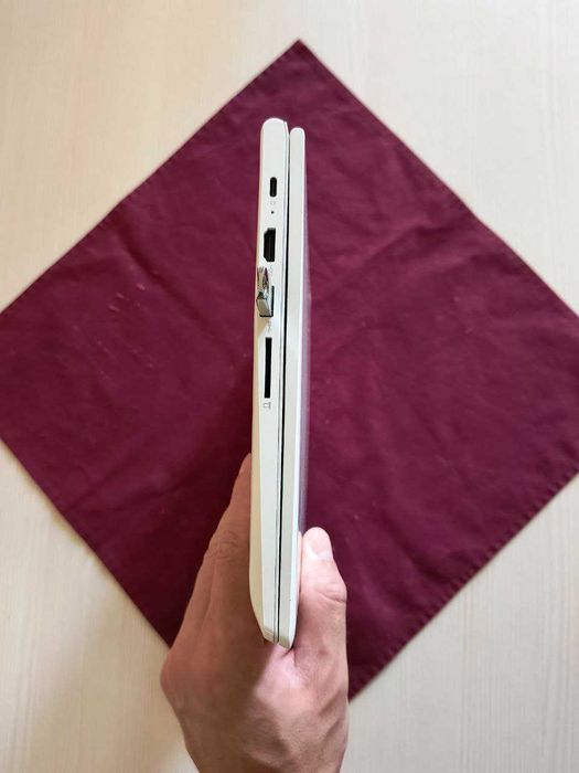 Ноутбук для навчання. Ноутбук (2в1) Ноутбук планшет. Lenovo