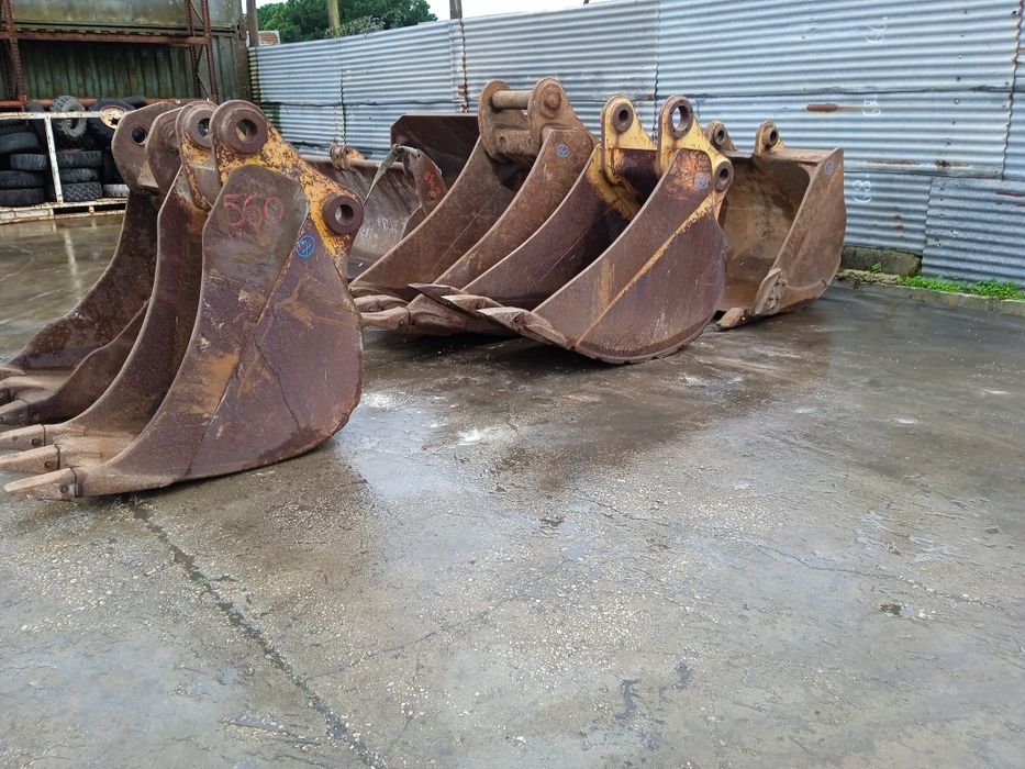 Vende-se baldes de máquinas vários tamanhos e modelos