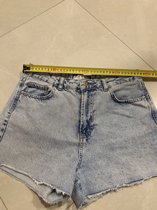Продам джинсові шорти