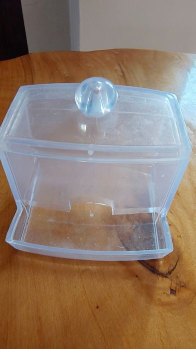 Pojemnik na patyczki do uszu