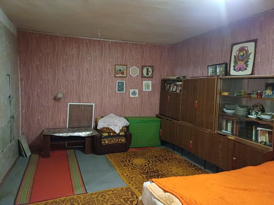 Продам будинок зі всіма зручностями  в селі Гориця.Торг.